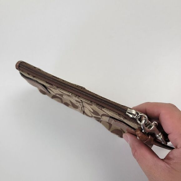 Vtg Y2K Coach Signature Monogram Wristlet Brown Tan Purse Handbag - Picture 9 of 9